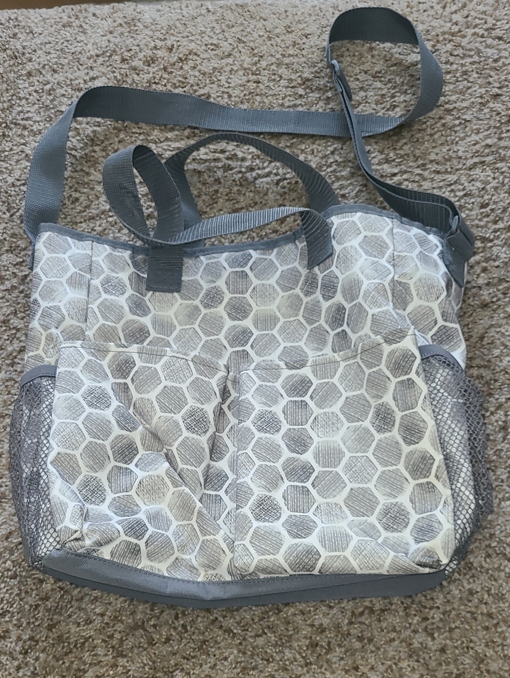 thirty-one Gray Hexagon Pattern Tote with Mesh Pockets